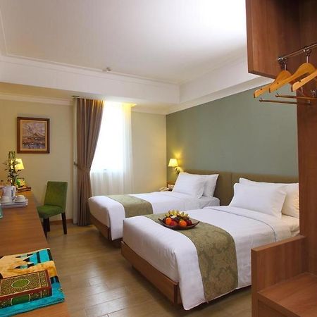 Aziza Syariah Hotel Solo By Horison Екстериор снимка