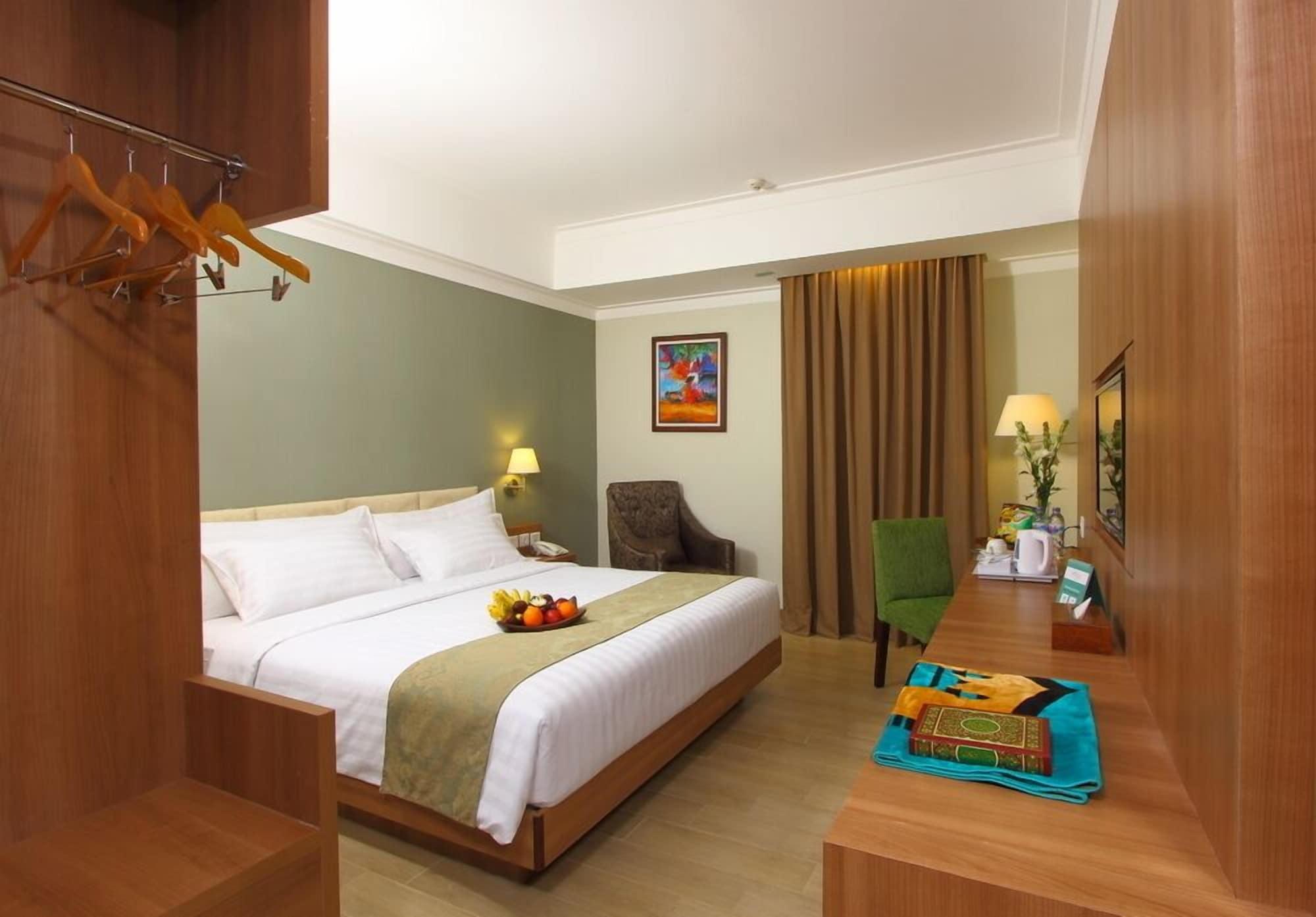 Aziza Syariah Hotel Solo By Horison Екстериор снимка