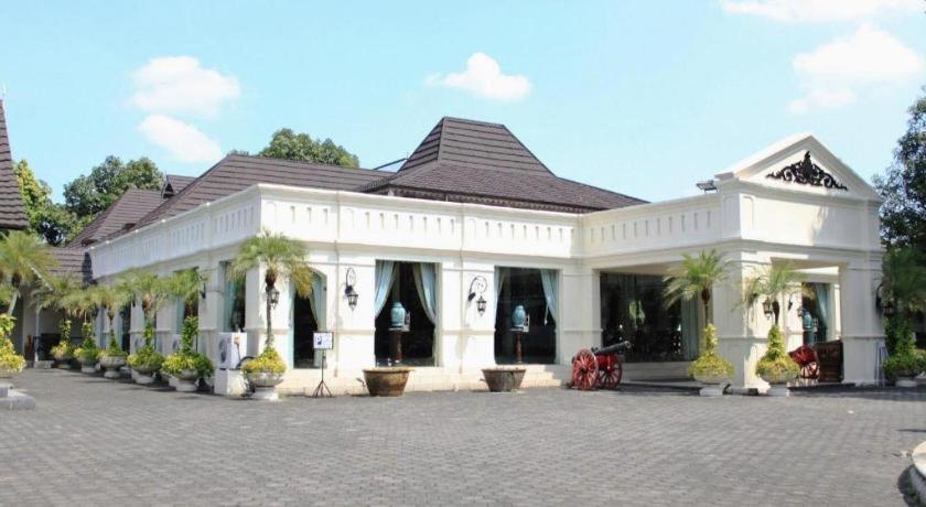 Aziza Syariah Hotel Solo By Horison Екстериор снимка